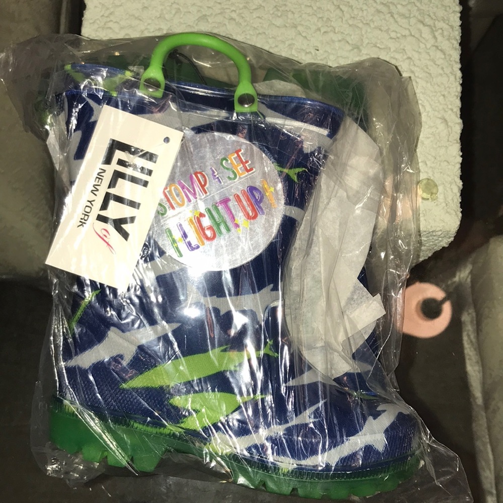 Lilly of New York Boys LIGHT UP Rain Boots!